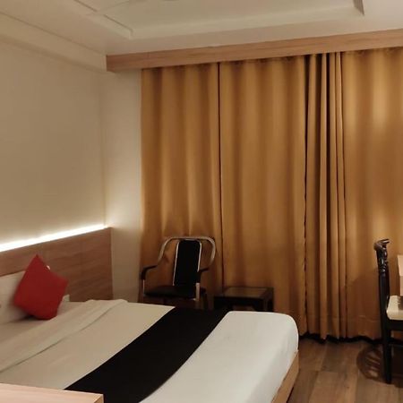 Hotel Poseidon Inn Lucknow Ngoại thất bức ảnh