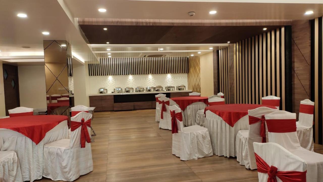 Hotel Poseidon Inn Lucknow Ngoại thất bức ảnh