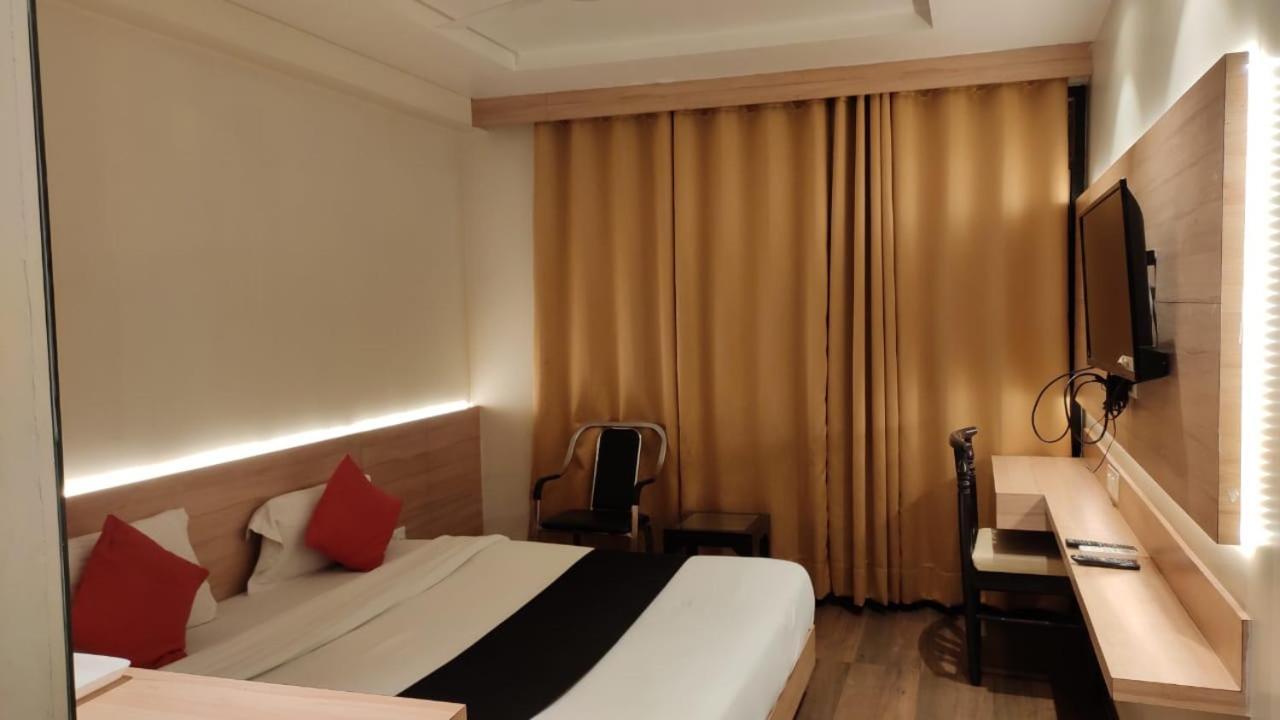 Hotel Poseidon Inn Lucknow Ngoại thất bức ảnh